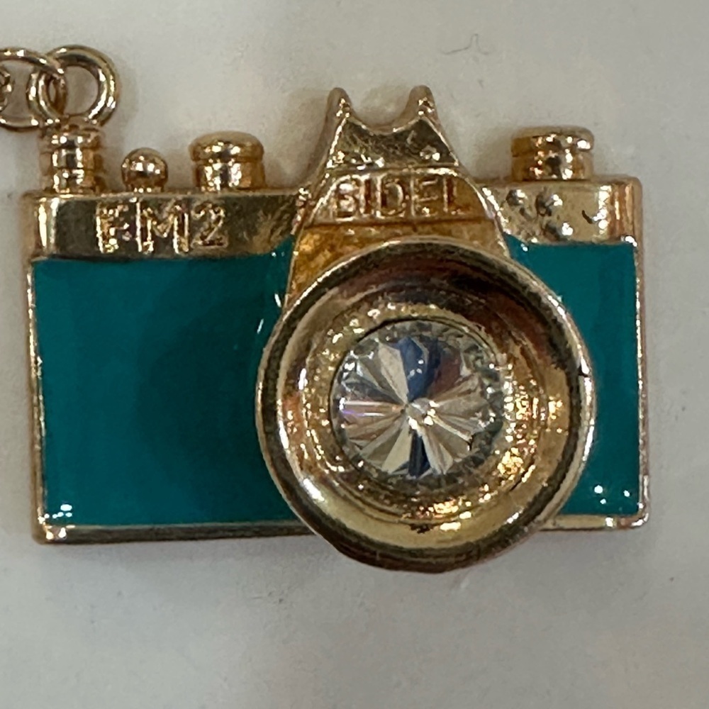 Vintage FM2 Nikon Bidel Teal Camera Necklace and Earrings - Picture 4 of 6